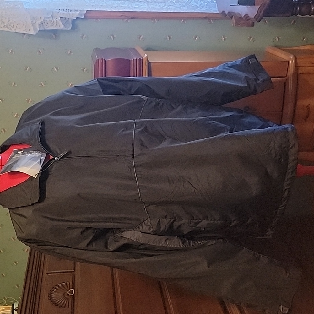 Mens north end wind breaker